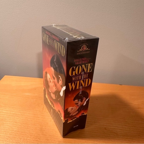 5x$25 VHS NEW & SEALED Gone With The Wind 2 Tape Movie Set Remastered MGM - Picture 2 of 6